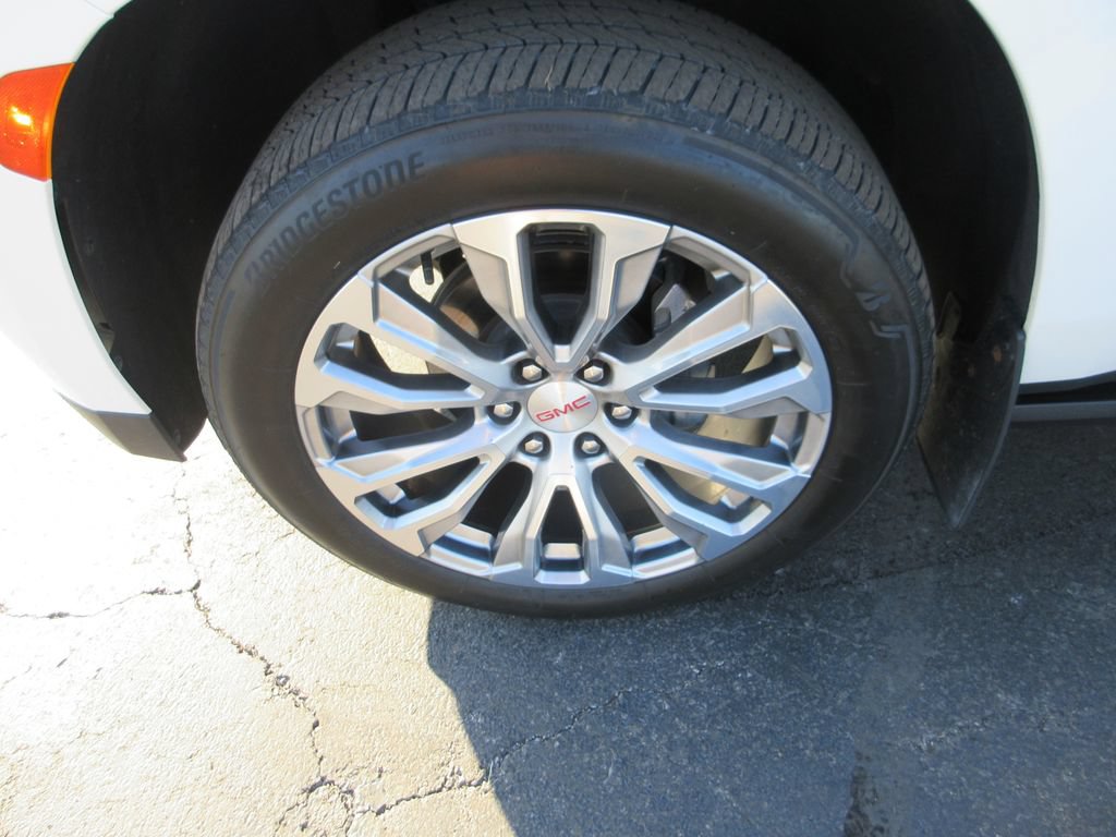 Used 2023 GMC Yukon XL Denali AWD/4WD image 15