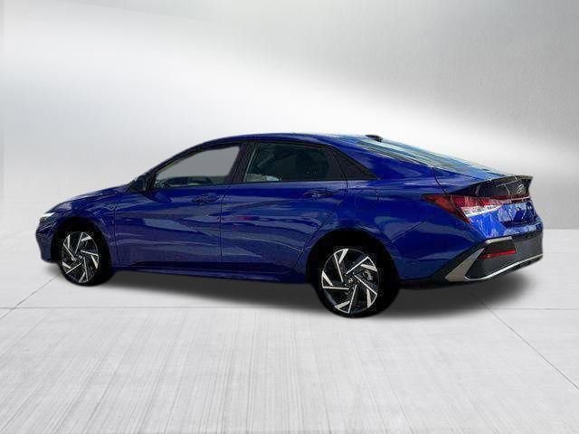 New 2025 Hyundai Elantra Sport FWD image 4