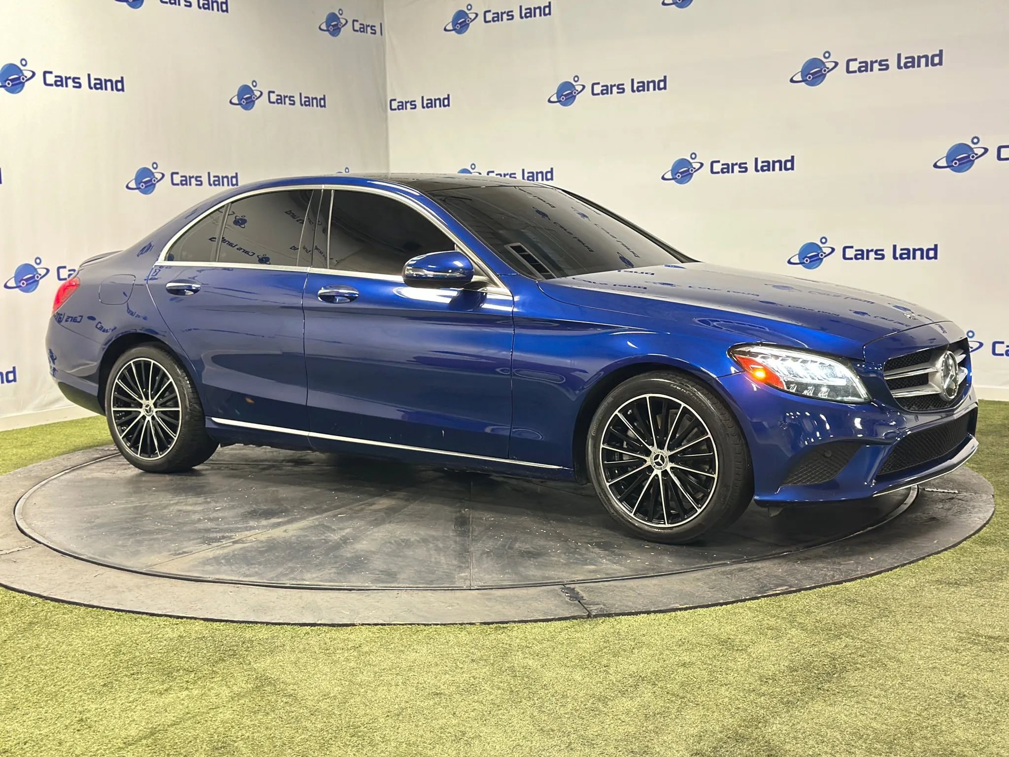 Used 2019 Mercedes-Benz C 300 Sedan w/ Parking Assistance Package image 2