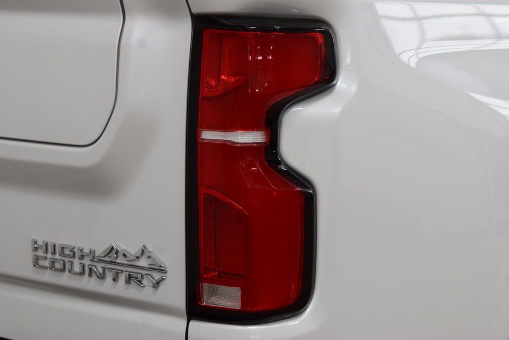 Used 2024 Chevrolet Silverado 2500 High Country w/ Technology Package image 22