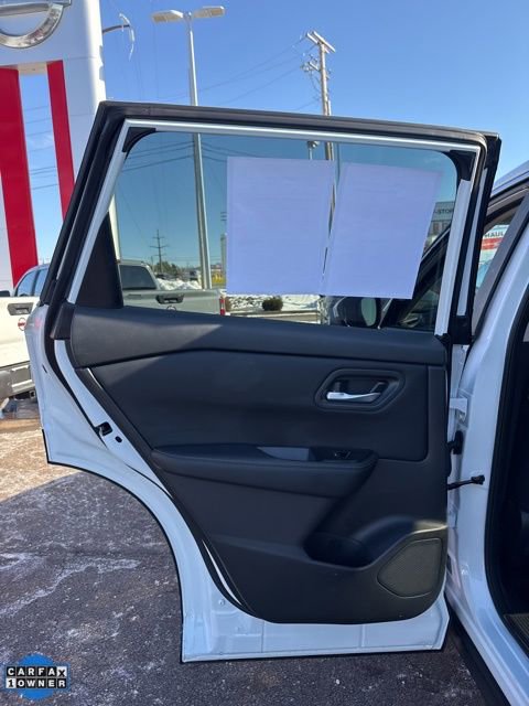 Certified 2025 Nissan Rogue SV image 11