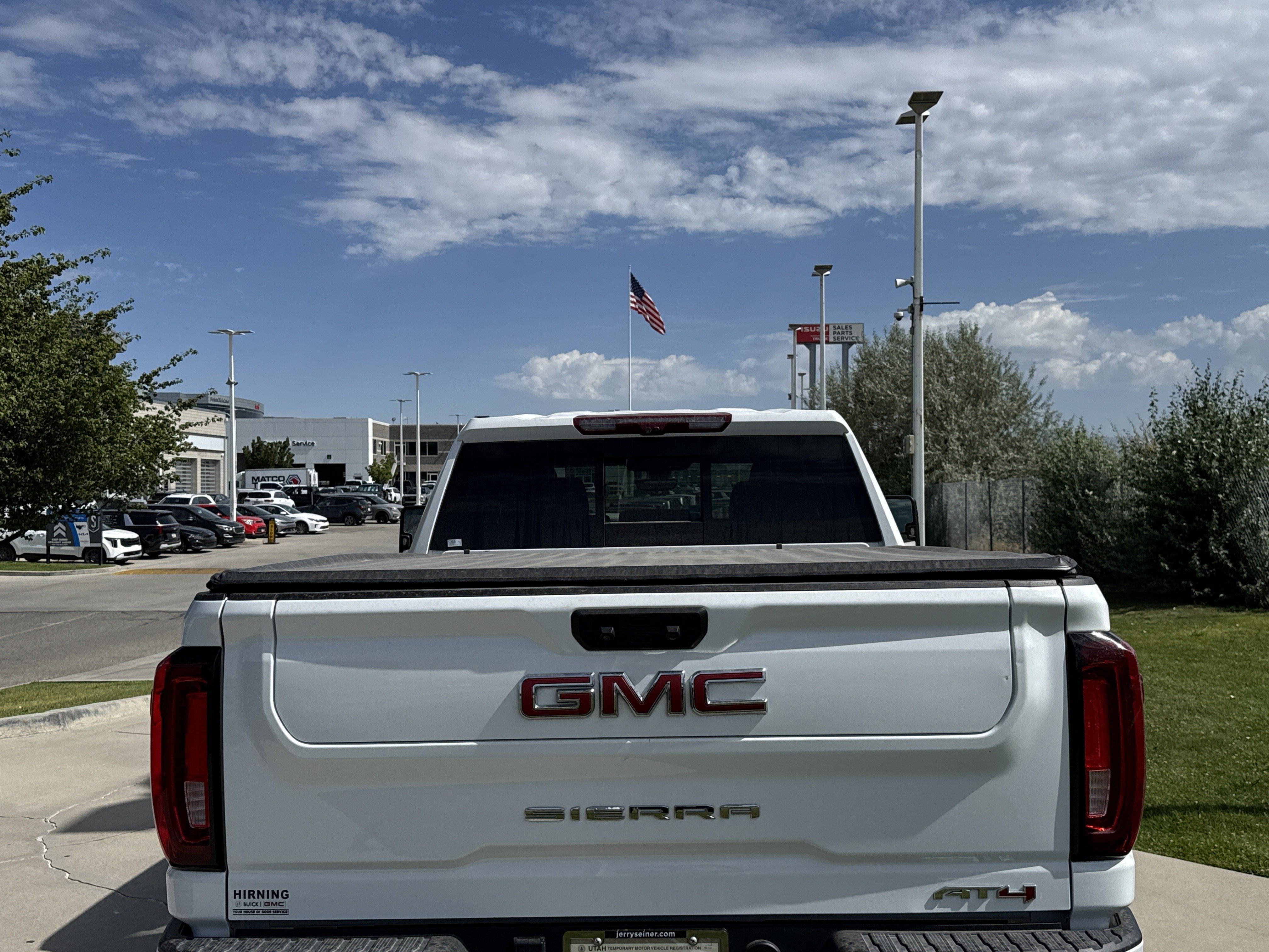 Used 2023 GMC Sierra 2500 AT4 w/ AT4 Preferred Package AWD/4WD image 4
