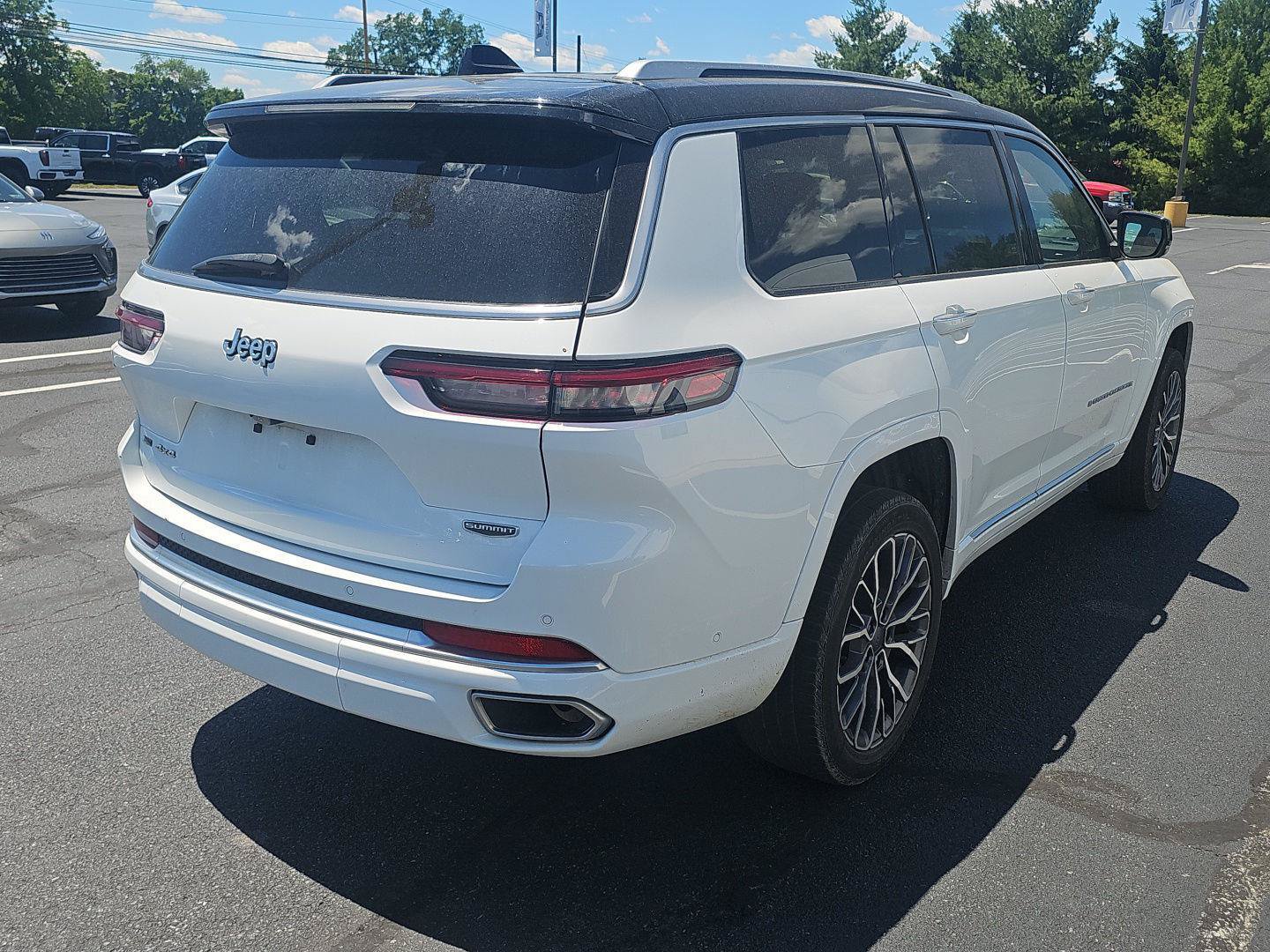 Used 2022 Jeep Grand Cherokee L Summit AWD/4WD image 6