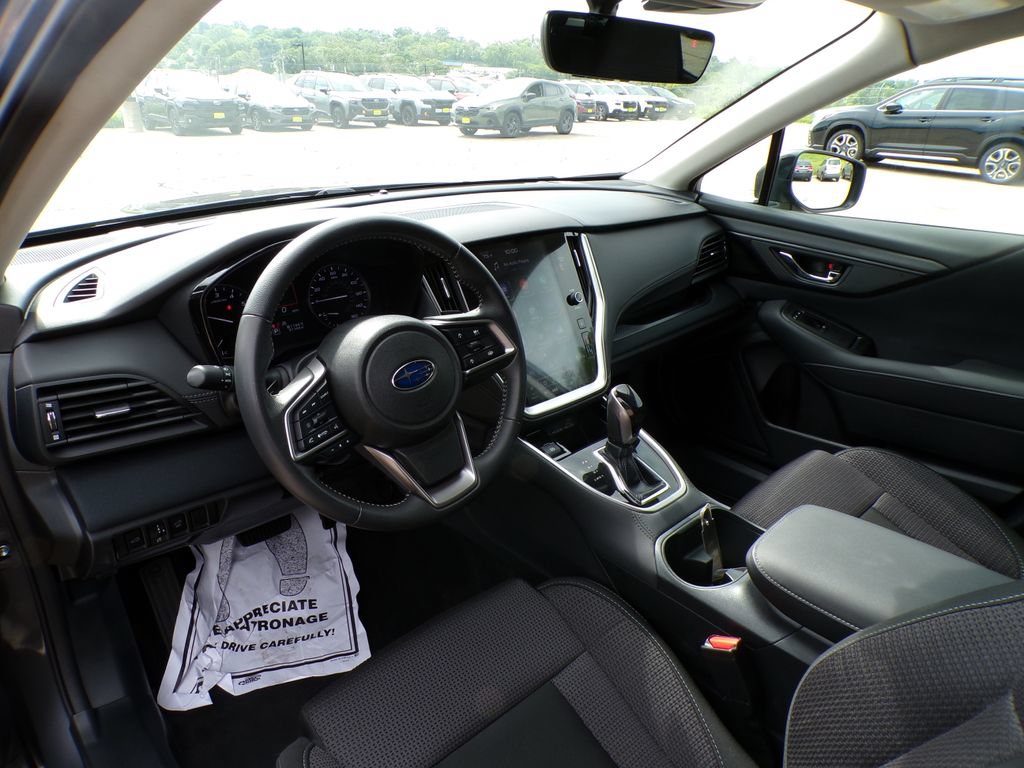 Used 2025 Subaru Outback Premium AWD/4WD image 11