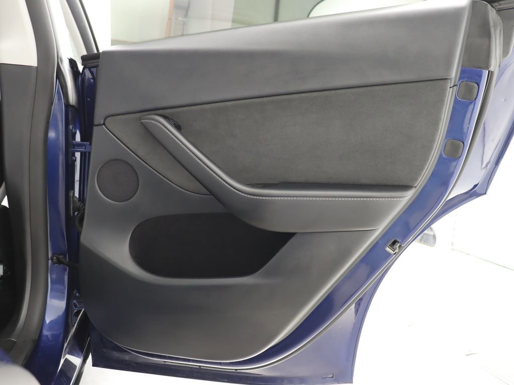 Used 2024 Tesla Model Y Long Range RWD image 34
