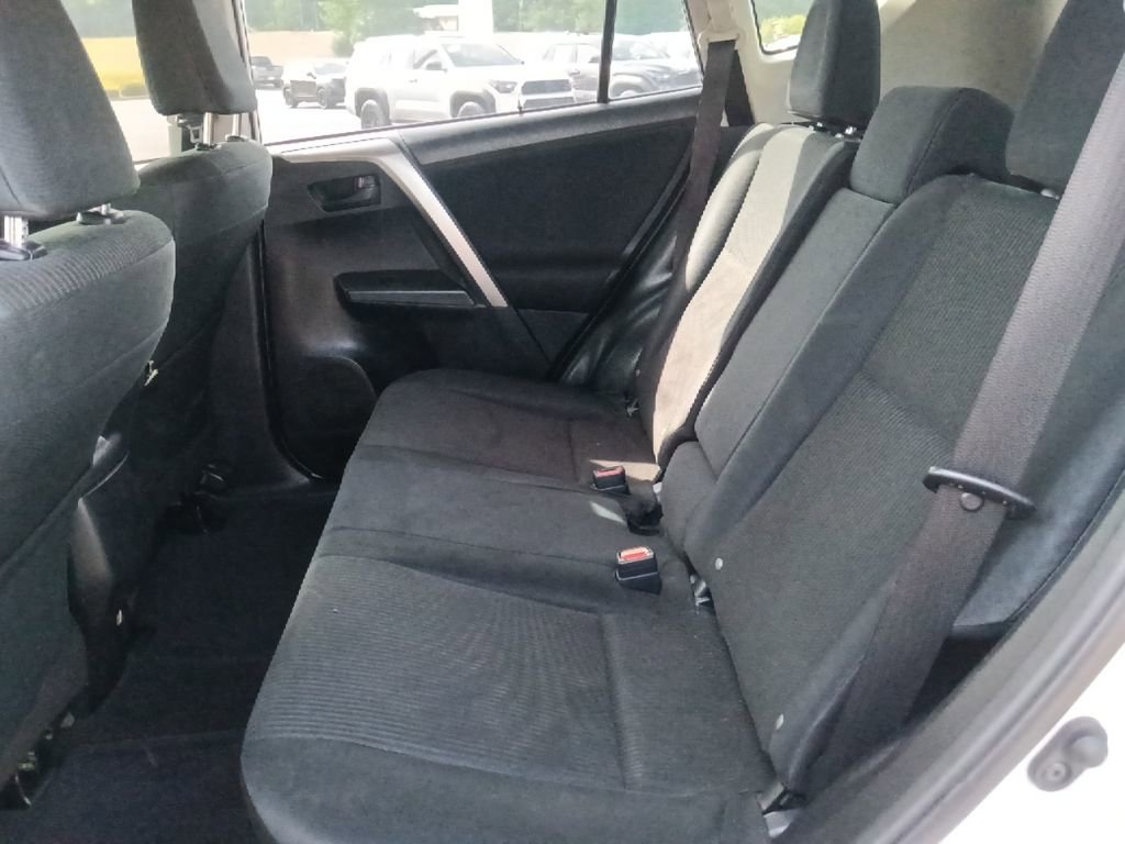Used 2018 Toyota RAV4 LE FWD image 26