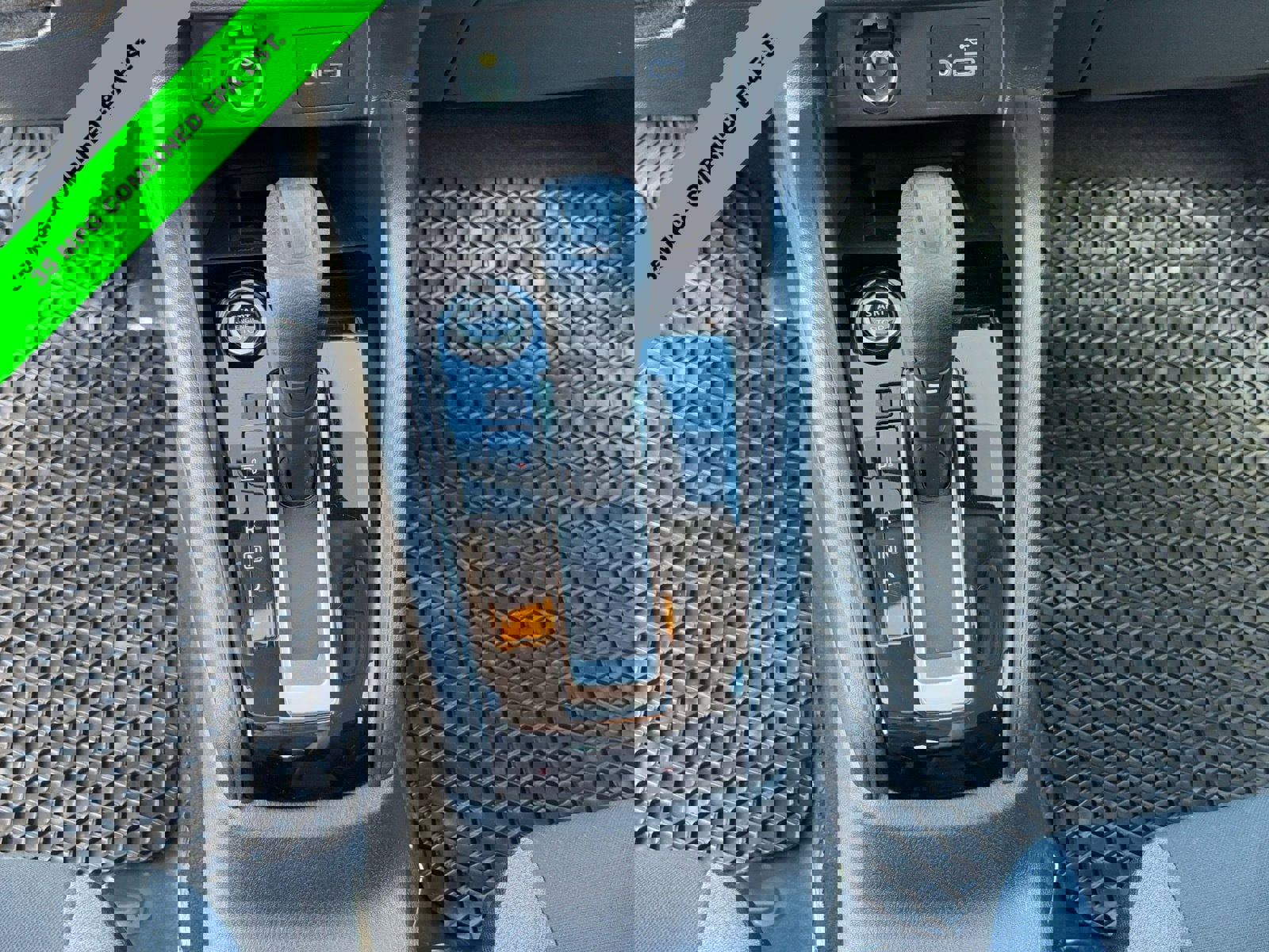 Used 2025 Nissan Versa SV image 27