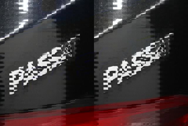 Used 2015 Volkswagen Passat 1.8T Wolfsburg Edition image 8