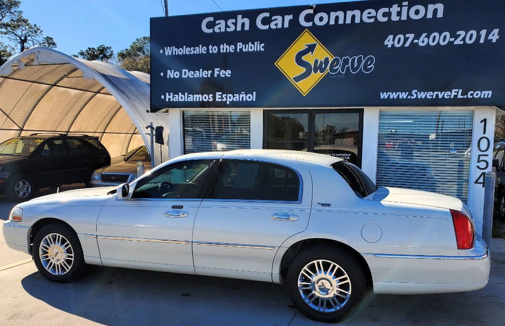 Used 2006 Lincoln Town Car Signature Limited image 8