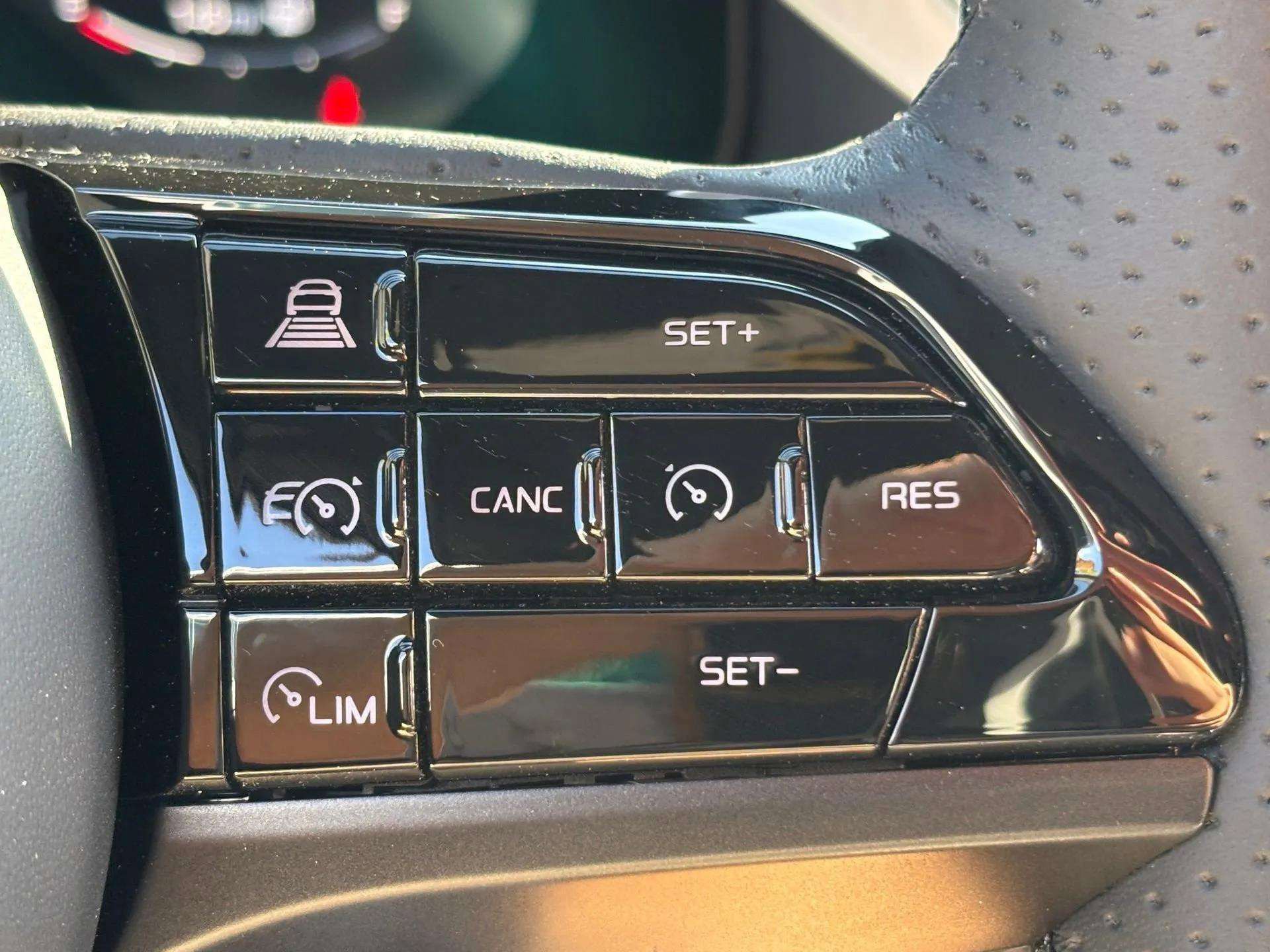 New 2025 Maserati Grecale GT image 34