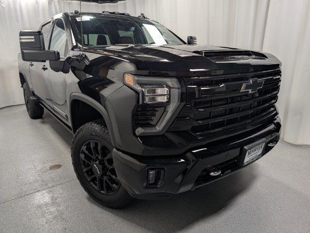 New 2026 Chevrolet Silverado 3500 High Country w/ Midnight Edition AWD/4WD image 2