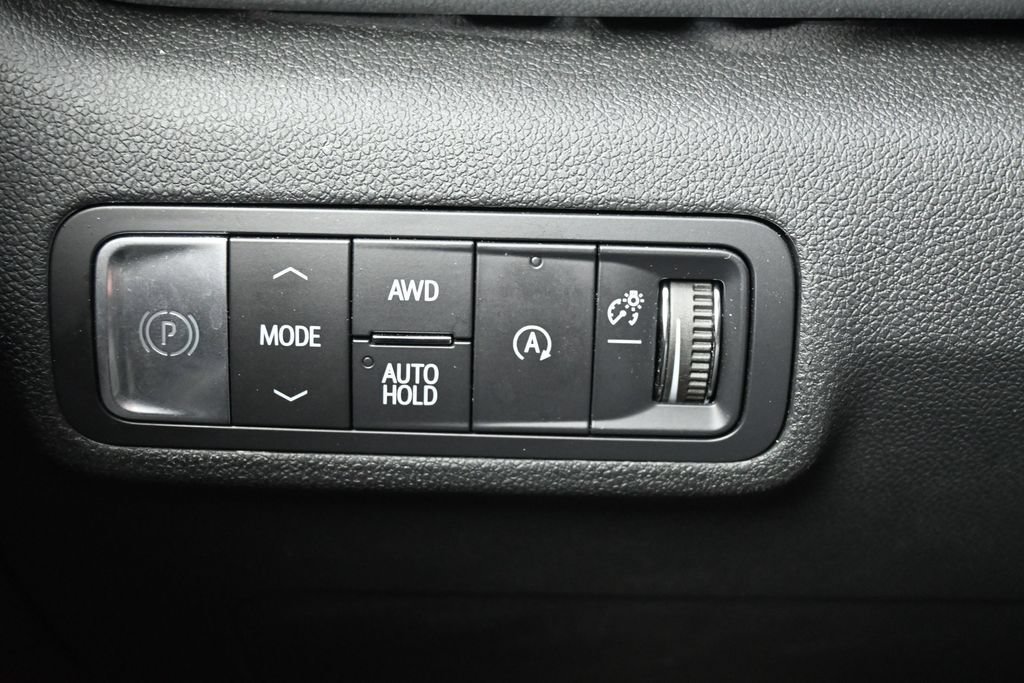 Used 2025 GMC Terrain Elevation AWD/4WD image 17