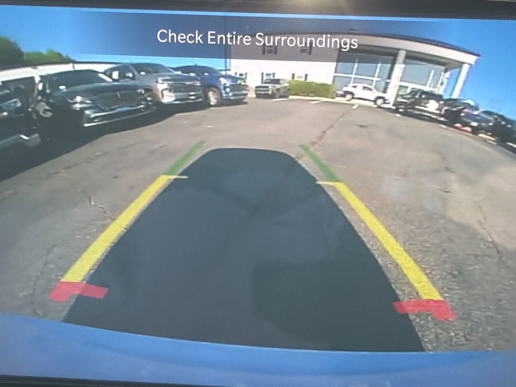 Used 2024 Chrysler Pacifica Touring-L FWD image 28