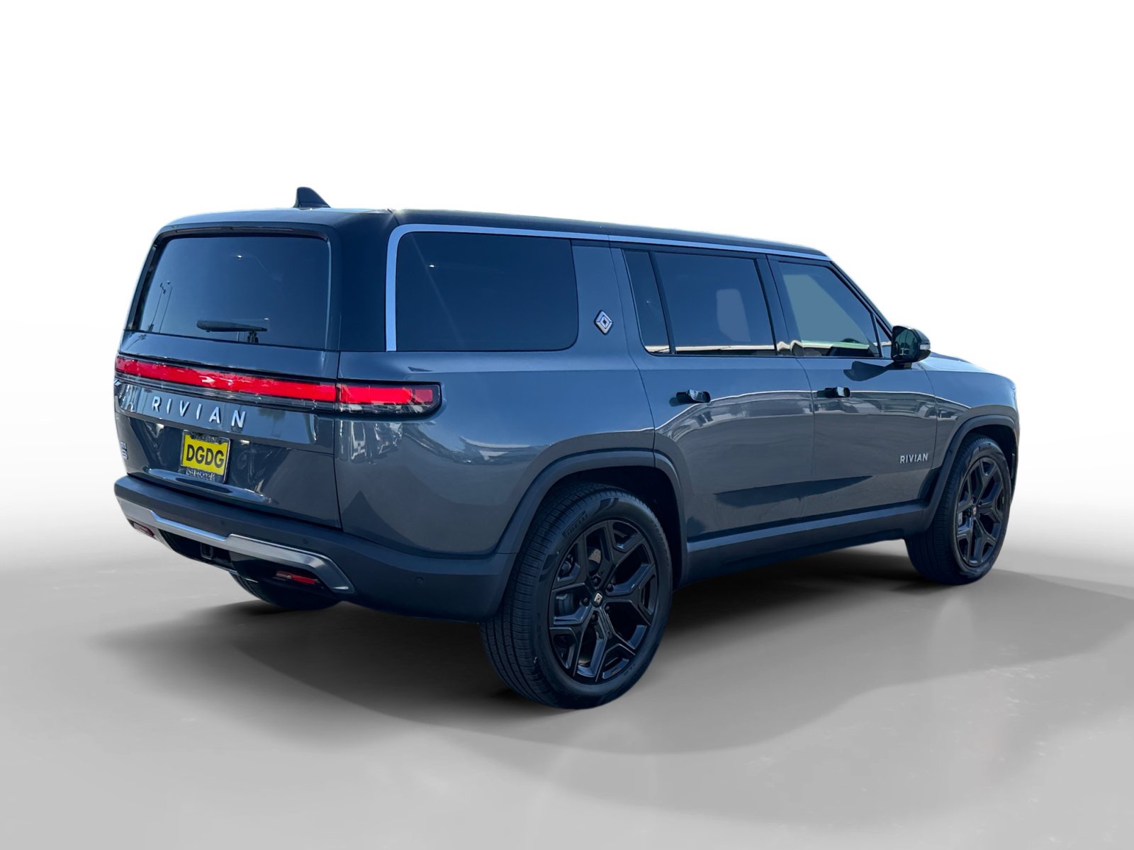 Used 2024 Rivian R1S Adventure Dual AWD/4WD image 5