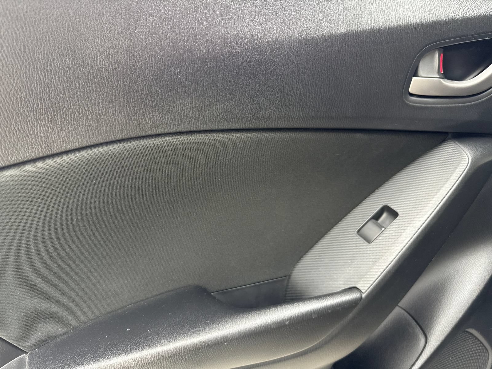 Used 2016 MAZDA MAZDA3 i Touring FWD image 37