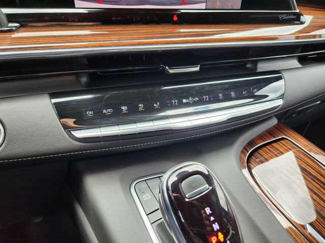 Used 2021 Cadillac Escalade Premium Luxury AWD/4WD image 17
