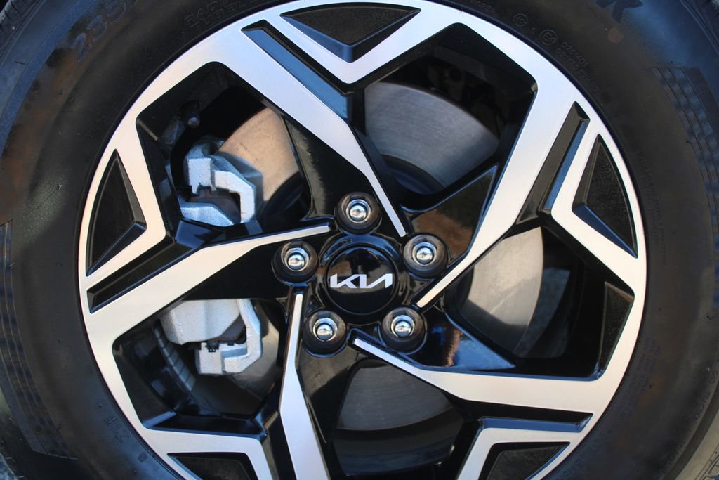 Used 2024 Kia Sportage LX image 17