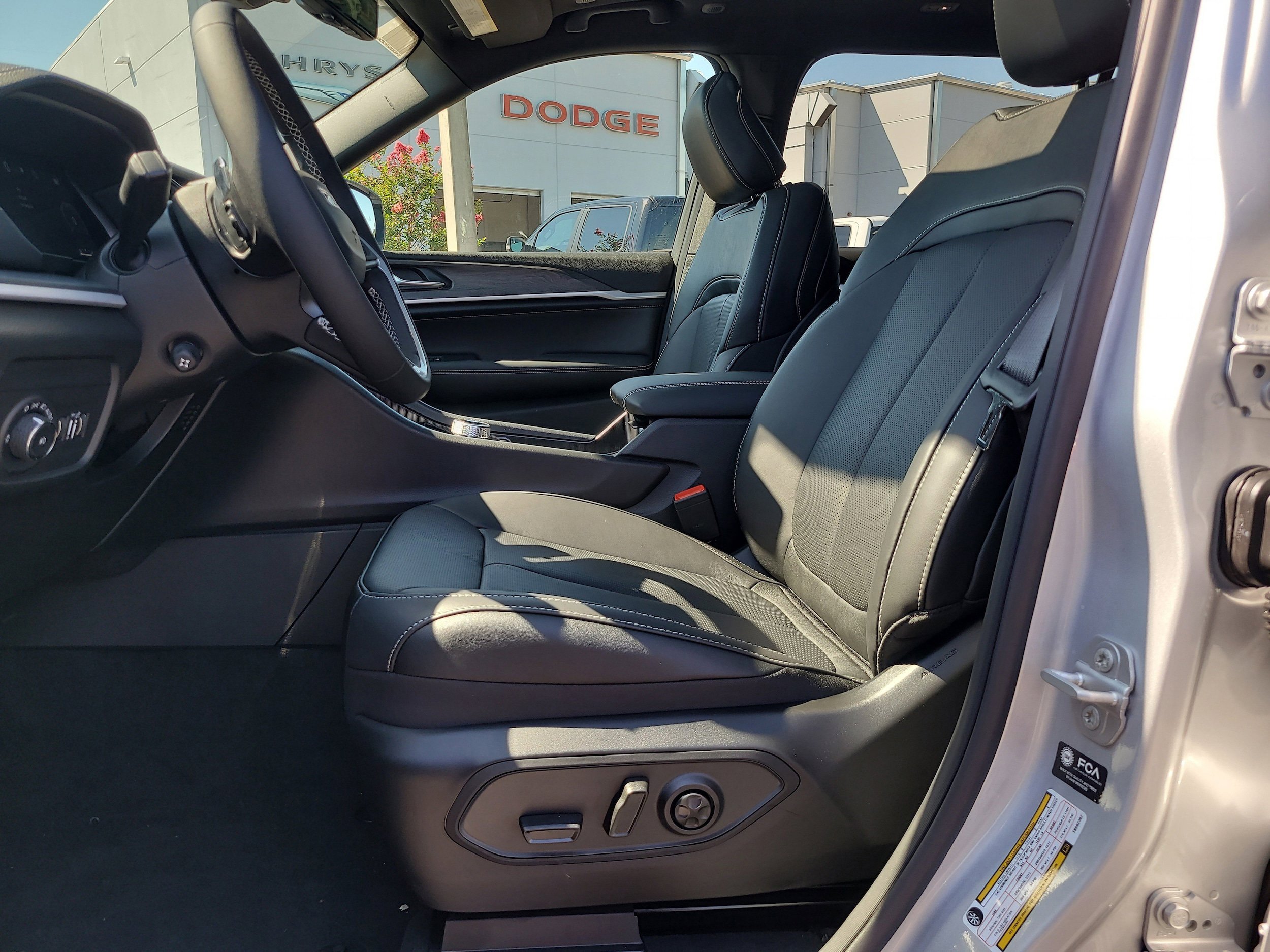 New 2026 Jeep Grand Cherokee L Limited AWD/4WD image 14