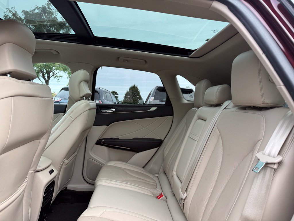 Used 2019 Lincoln MKC Reserve w/ MKC Climate Package AWD/4WD image 16