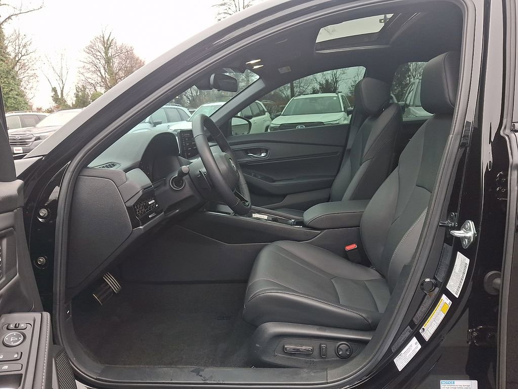 Used 2025 Honda Accord Sport image 13