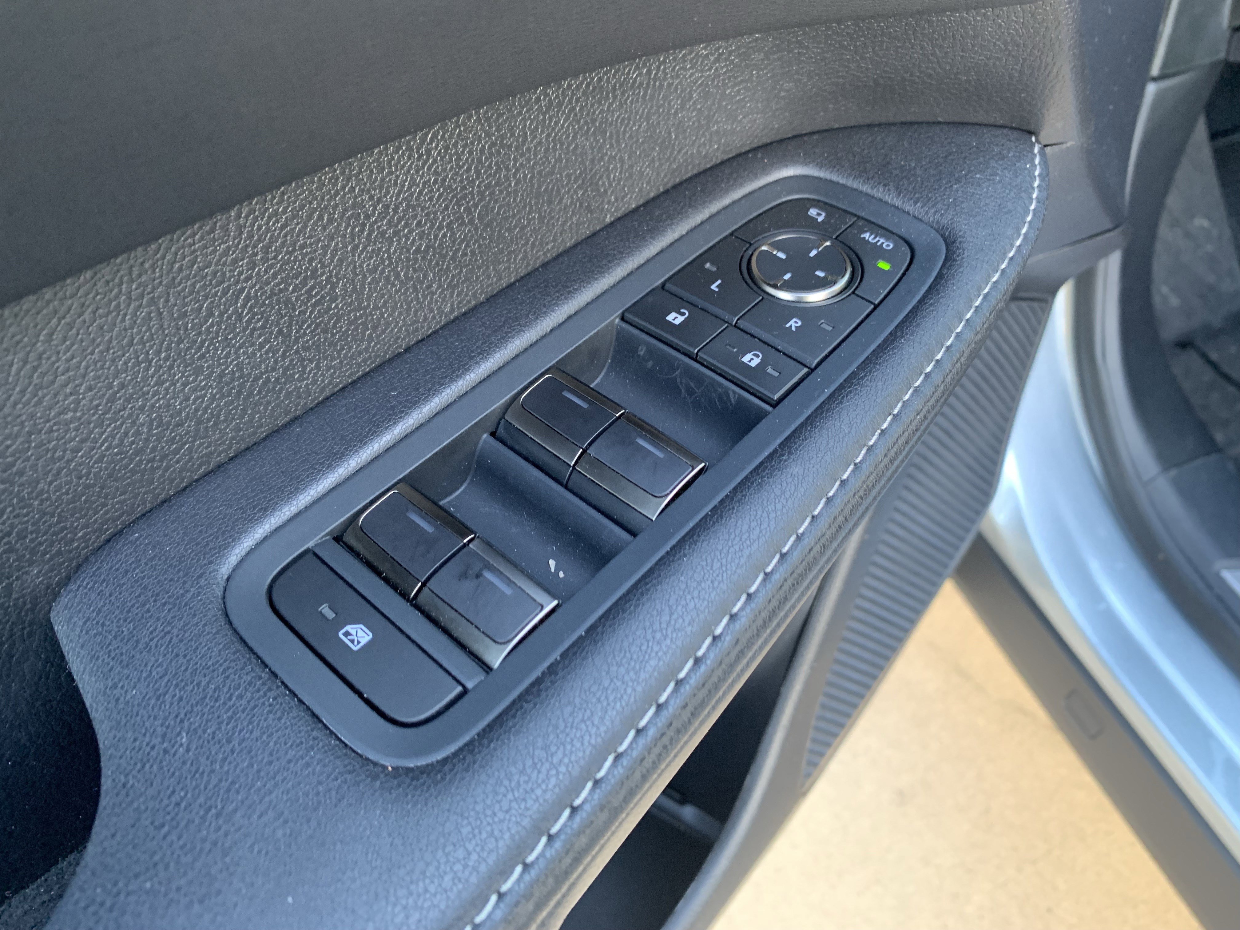 Used 2025 Lexus RX 350 Premium w/ Accessory Package image 15