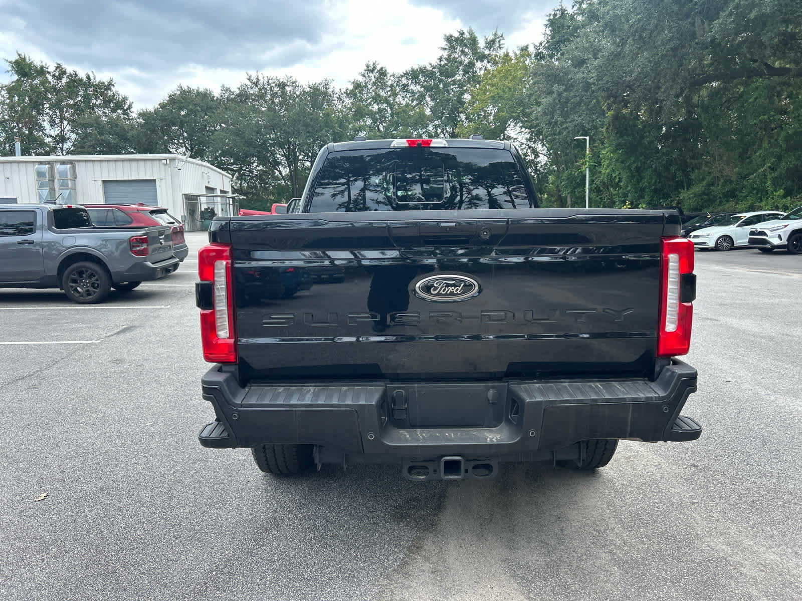 Used 2025 Ford F350 Lariat w/ Black Appearance Package AWD/4WD image 3