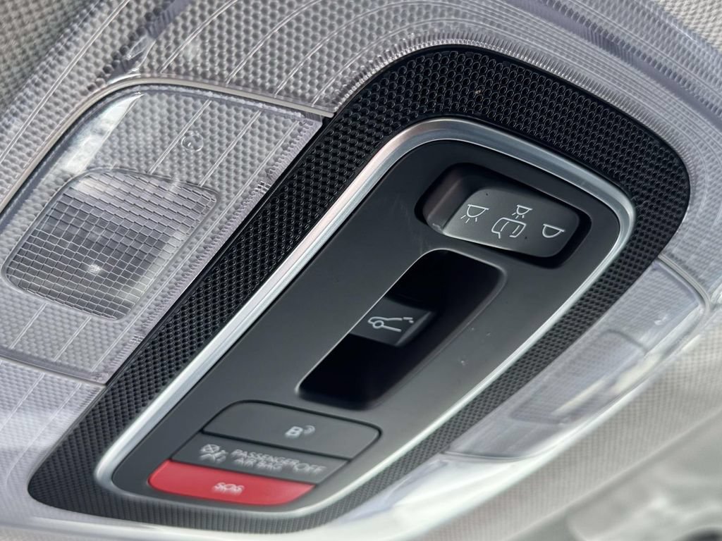 Certified 2023 Hyundai Elantra Limited FWD image 32