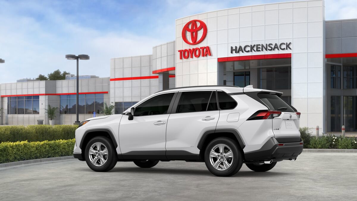 Used 2025 Toyota RAV4 XLE image 5
