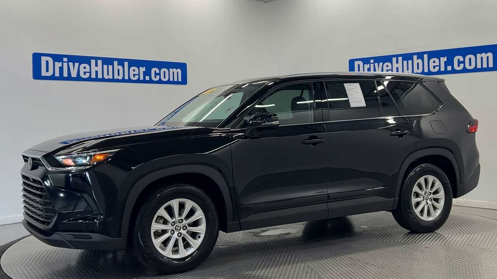 Used 2025 Toyota Grand Highlander AWD image 4