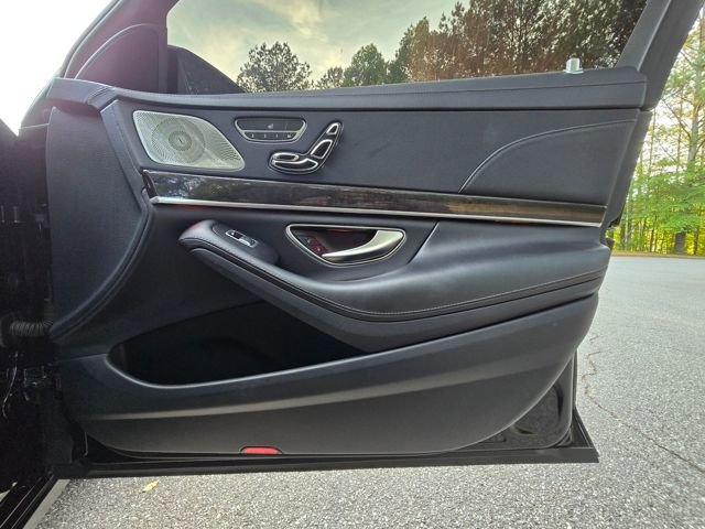 Used 2019 Mercedes-Benz S 560 Sedan image 26