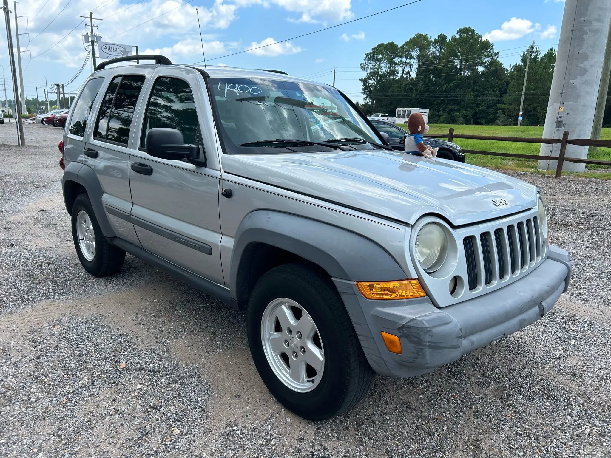 Used 2005 Jeep Liberty Sport image 4