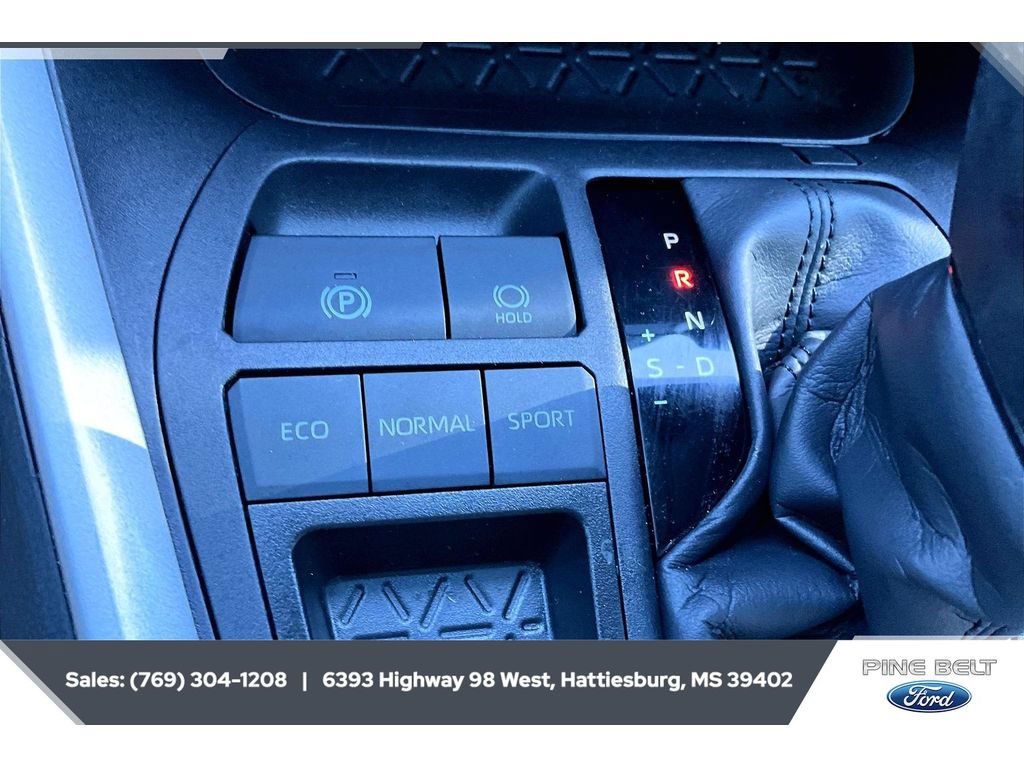 Used 2024 Toyota RAV4 XLE FWD image 23