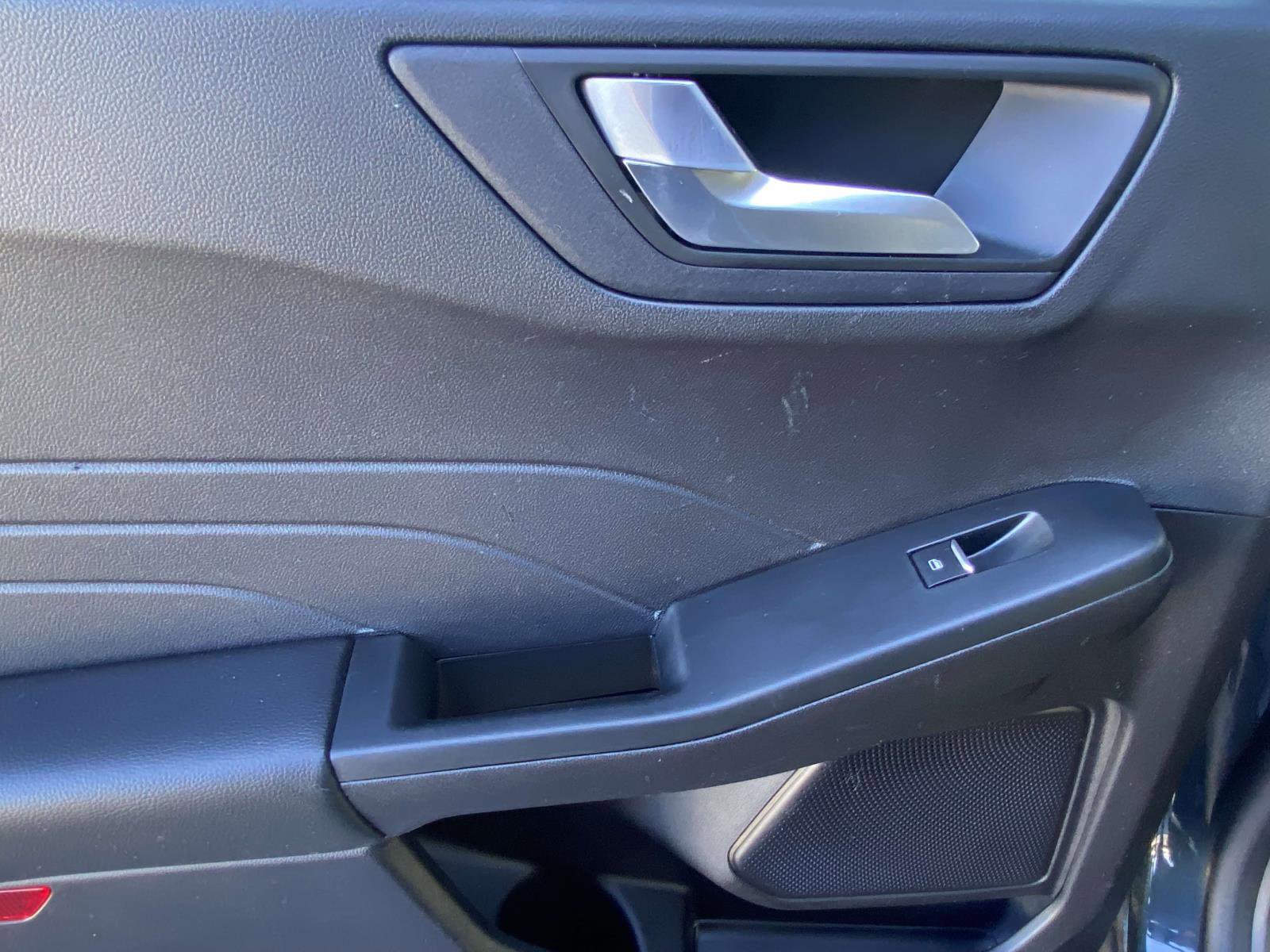 Used 2022 Ford Escape SEL FWD image 12