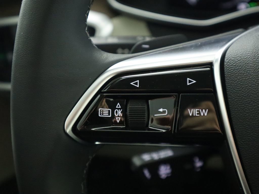 Used 2025 Audi A6 Premium Plus w/ Premium Plus Package image 13