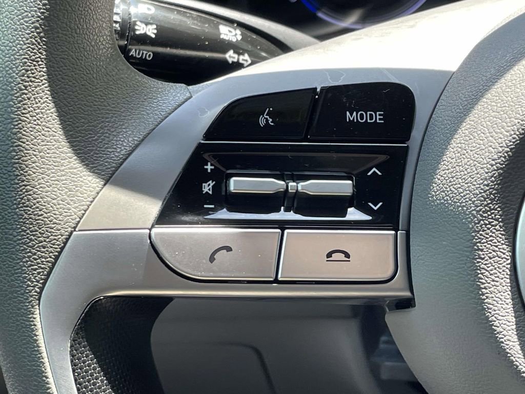 Used 2022 Hyundai Elantra Blue FWD image 19