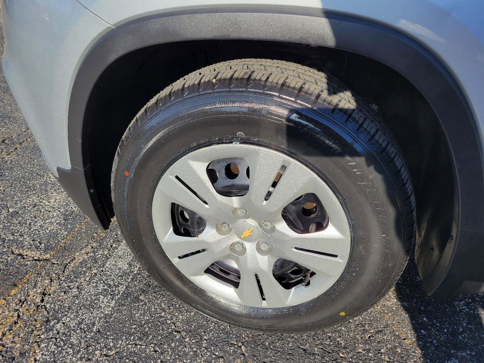 Used 2018 Chevrolet Trax LS FWD image 13