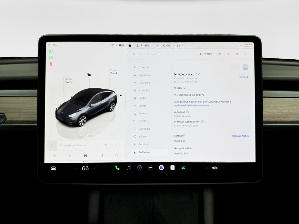 Used 2022 Tesla Model Y Long Range image 12