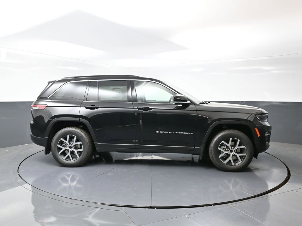 New 2025 Jeep Grand Cherokee Limited w/ Luxury Tech Group II image 2