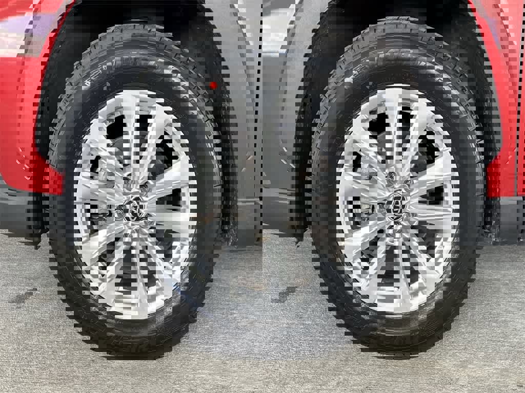 Used 2022 Toyota Corolla Cross LE image 10