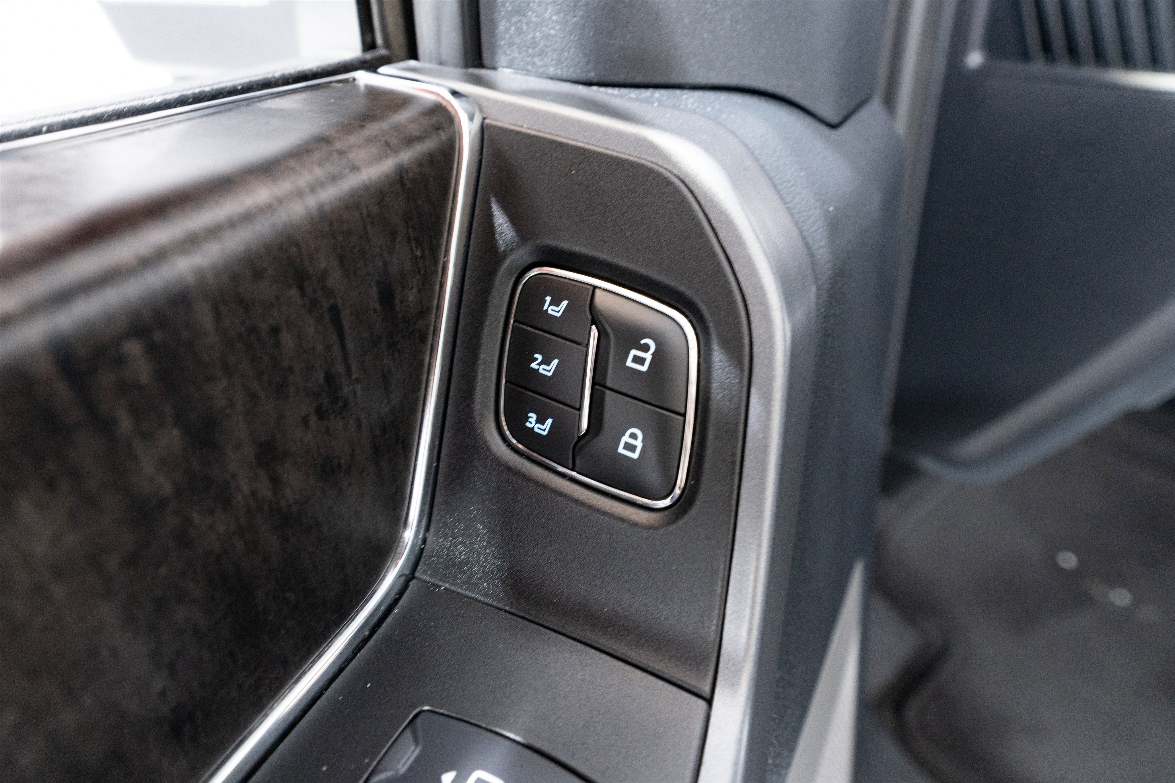 Used 2025 Ford F250 Lariat AWD/4WD image 16