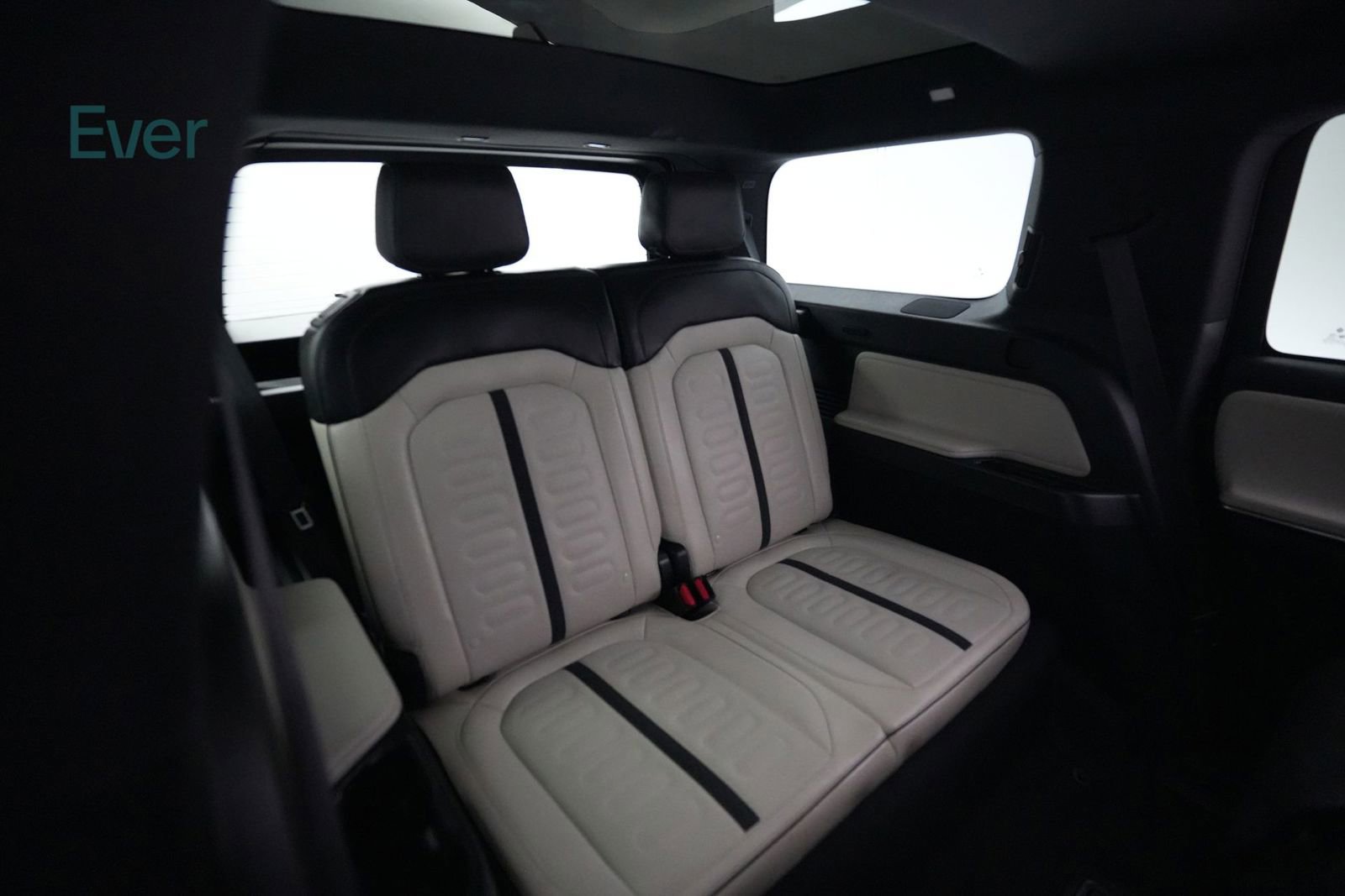 Used 2025 Rivian R1S Adventure AWD/4WD image 26
