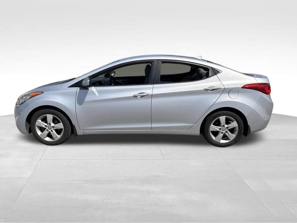 Used 2013 Hyundai Elantra GLS w/ Preferred Pkg FWD image 2
