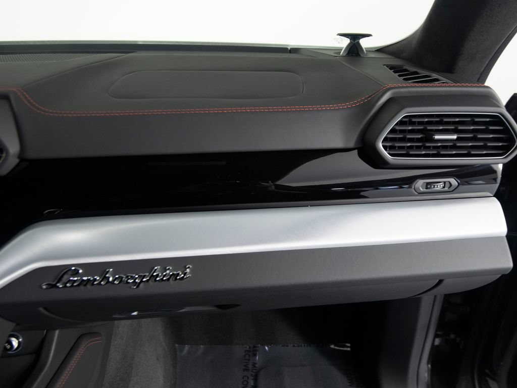 Used 2024 Lamborghini Urus S AWD/4WD image 32