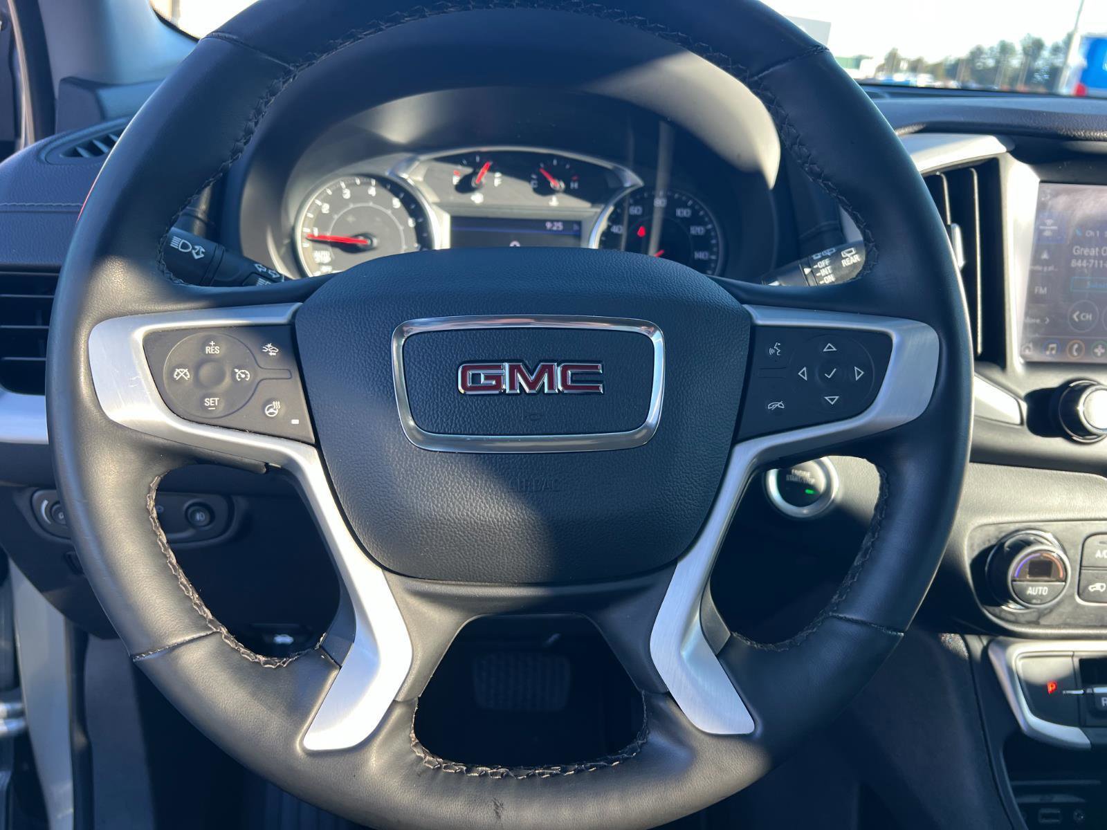 Used 2023 GMC Terrain SLT image 17