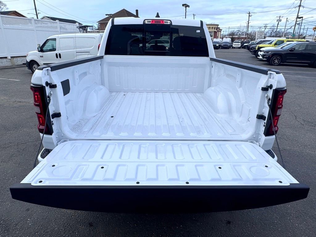 New 2026 RAM 1500 4x4 Crew Cab image 7