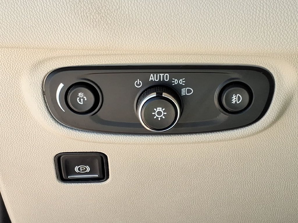 Used 2020 GMC Terrain Denali w/ Denali Premium Package FWD image 21