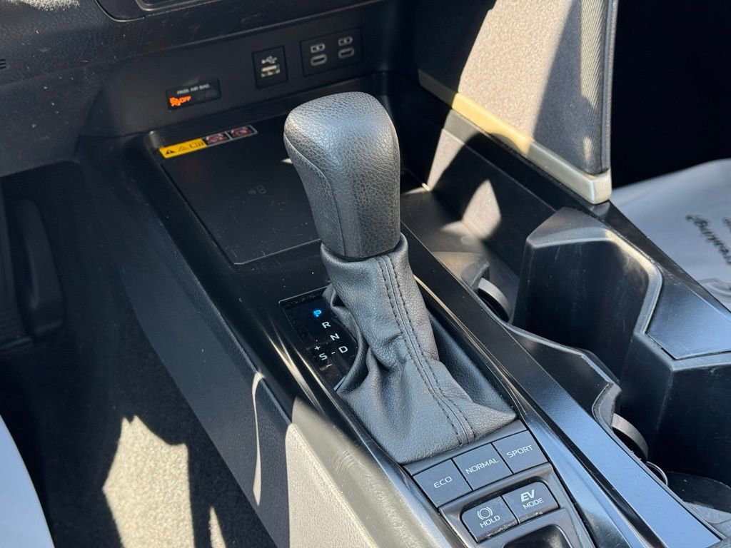 Used 2025 Toyota Camry LE FWD image 36
