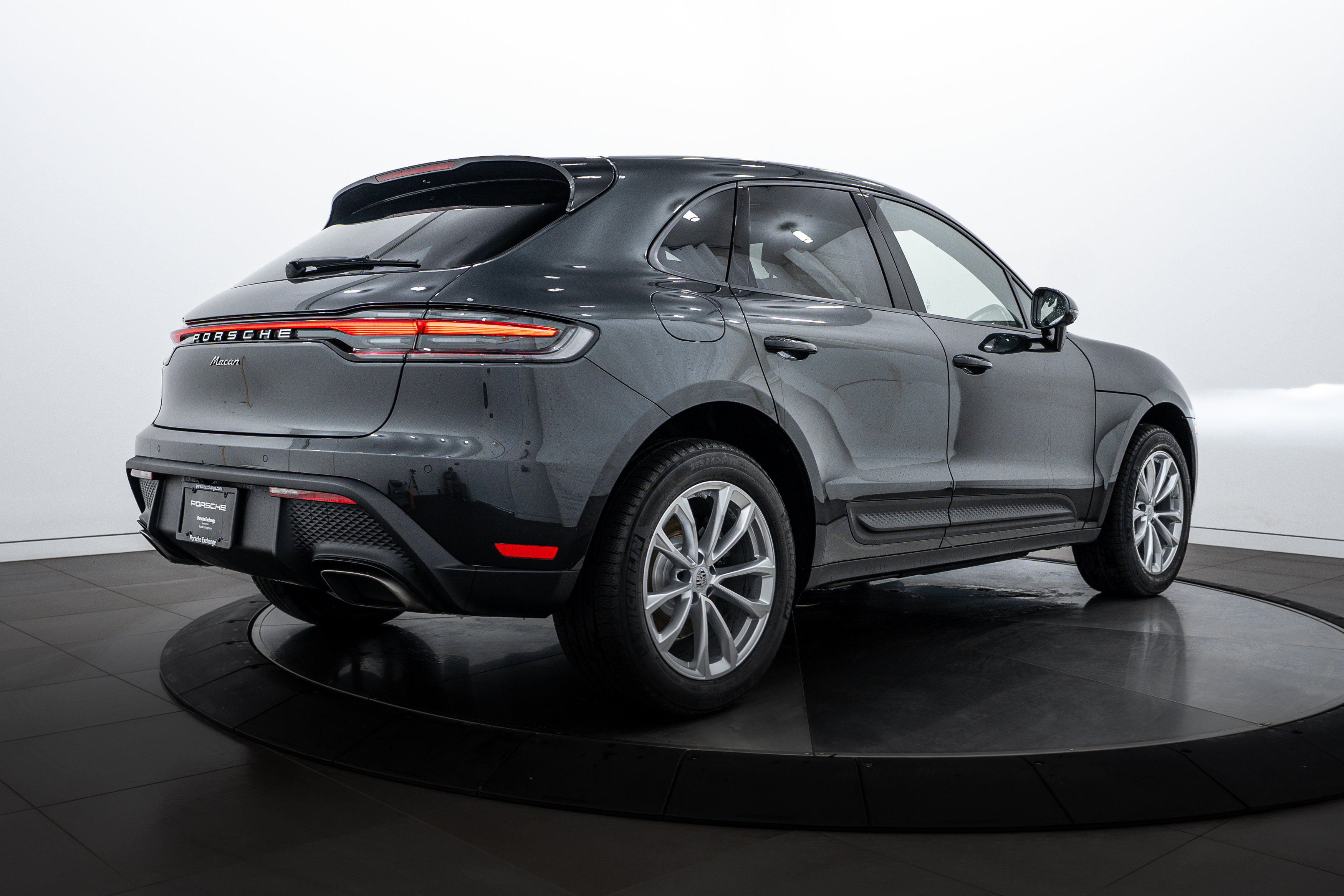 New 2026 Porsche Macan image 7