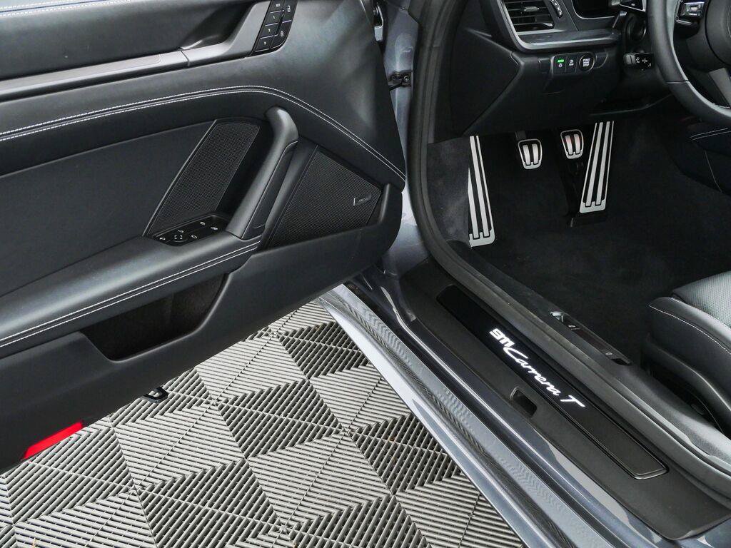 New 2026 Porsche 911 Carrera T RWD image 8