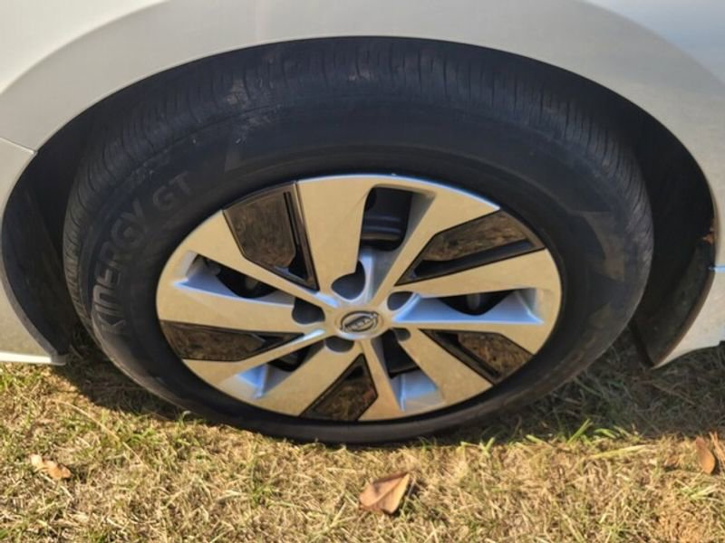 Used 2024 Nissan Altima 2.5 S image 16